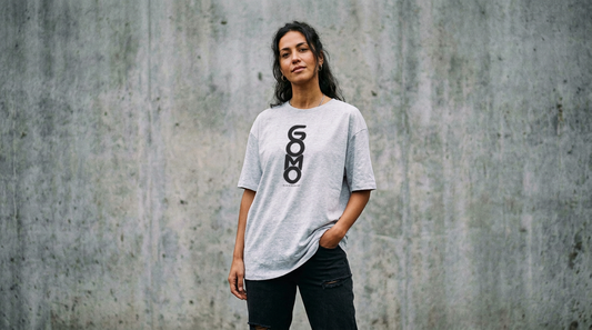 T-shirt - GOMO Black on Grey