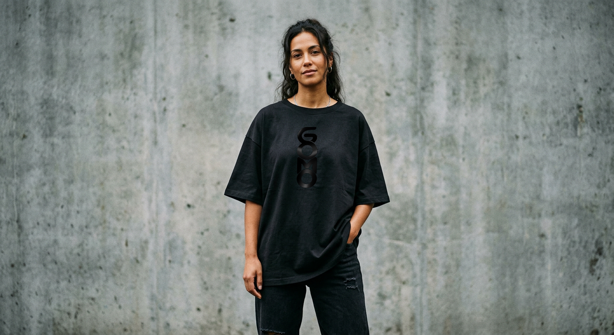 T-shirt - GOMO Black on Black