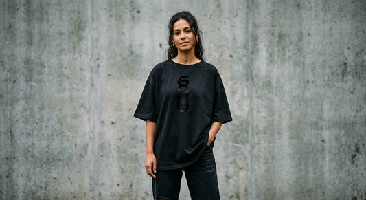 T-shirt - GOMO Black on Black